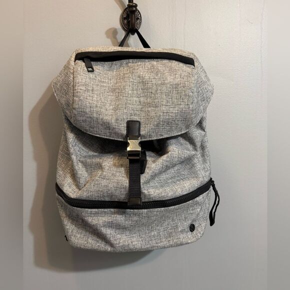 Lululemon Go Lightly Rucksack - Picture 4 of 15